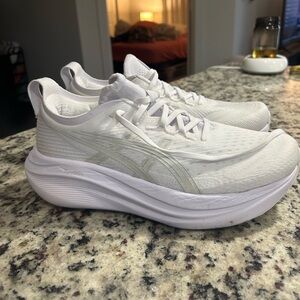 Asics White Gel Nimbus 27